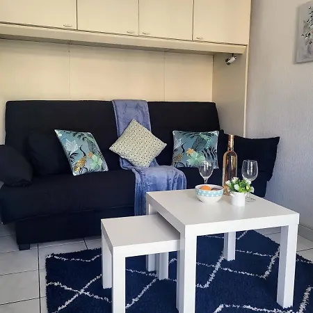 Valery Close To Prom Des Ideal For 2 Ac