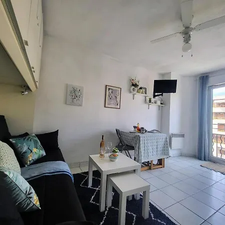 Apartment Valery Close To Prom Des Ideal For 2 Ac *