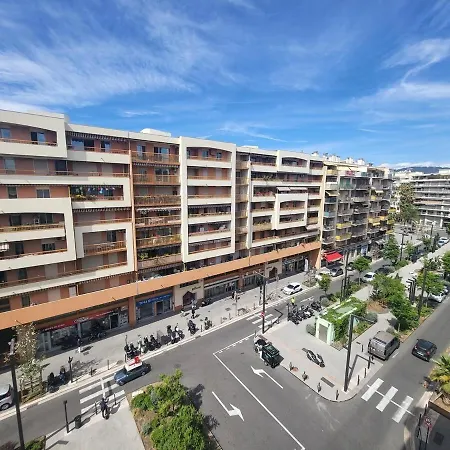 Apartment Valery Close To Prom Des Ideal For 2 Ac *