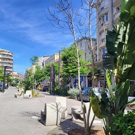 Valery Close To Prom Des Ideal For 2 Ac Apartment *
