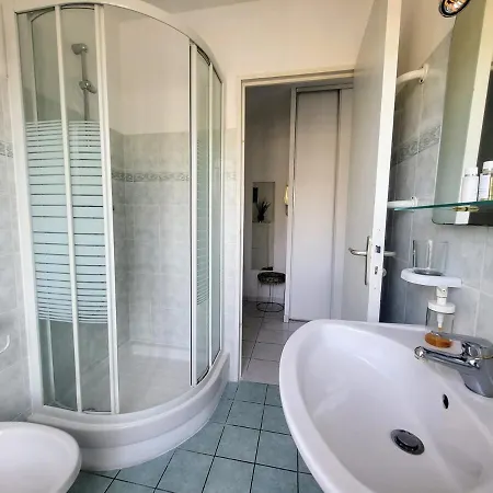 Valery Close To Prom Des Ideal For 2 Ac Nizza