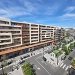 Valery Close To Prom Des Ideal For 2 Ac 아파트 *