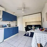 Valery Close To Prom Des Ideal For 2 Ac 아파트 니스