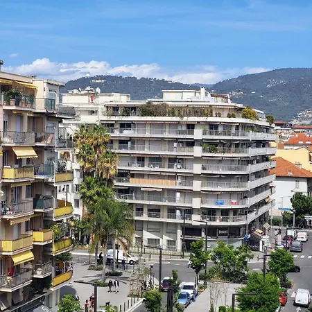 Valery Close To Prom Des Ideal For 2 Ac Apartamento *