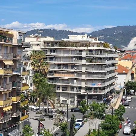 Valery Close To Prom Des Ideal For 2 Ac Apartamento Nice