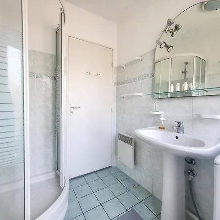 Valery Close To Prom Des Ideal For 2 Ac * Nice